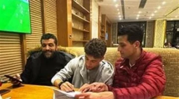 صفقة هجومية.. أحمد الفاخوري يوقع عقود انضمامه لنادي بيراميدز لمدة 3 مواسم